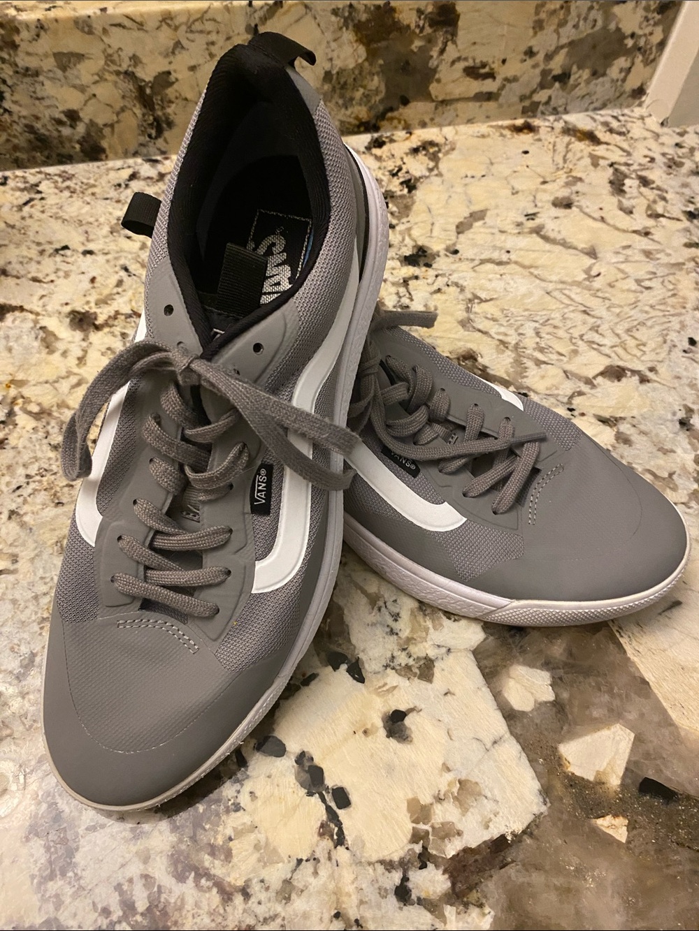 Vans Men's Gray Sneakers with White Side Stripe
